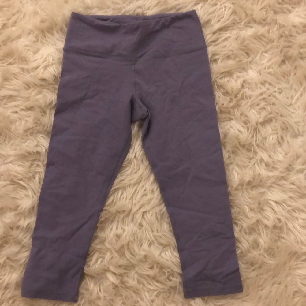 Lavender cropped leggings 💜
